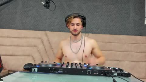 Snapshot of axel_porn_ chatting on April 2026 06:02:01 PM Axel online show from April 2026 06:02:01 PM