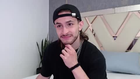 Axel  online show from June 2026 01:02:01 PM