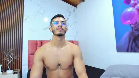 Axel  online show from December 2024 09:13:01 AM