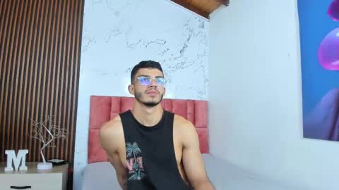 Axel  online show from December 2024 04:36:02 AM