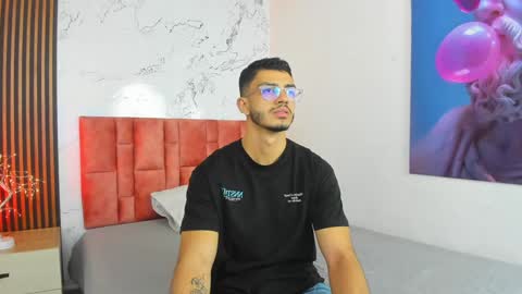 Axel  online show from December 2024 04:57:01 AM