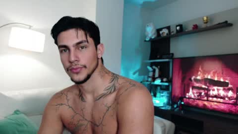 axelblack7 online show from April 2026 06:33:01 AM