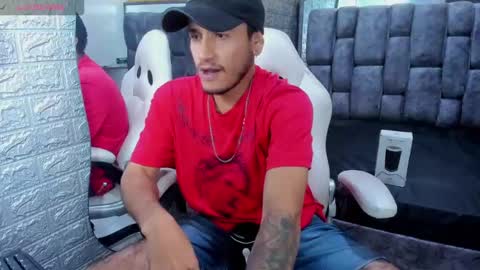 Axell Cross2 online show from February 2025 07:53:01 PM