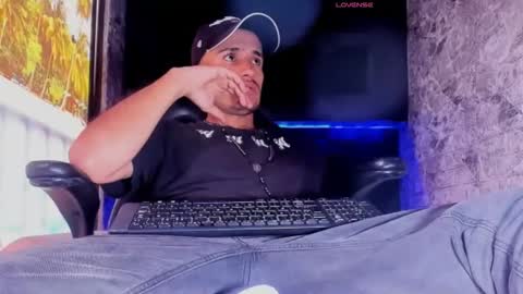 Axell Cross2 online show from March 2026 02:01:01 PM