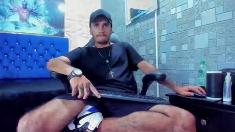 Axell Cross2 online show from March 2026 09:30:02 PM