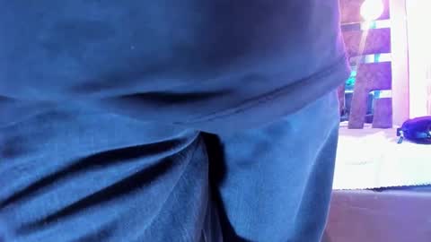 Axell Cross2 online show from March 2026 02:00:02 AM