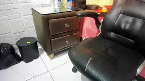 Axell Cross2 online show from April 2026 02:51:02 AM