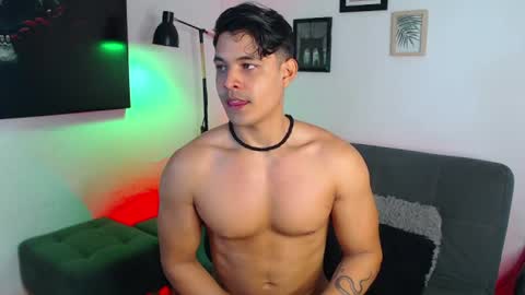 Snapshot of axell_dior chatting on June 2026 12:36:01 PM axell online show from June 2026 12:36:01 PM