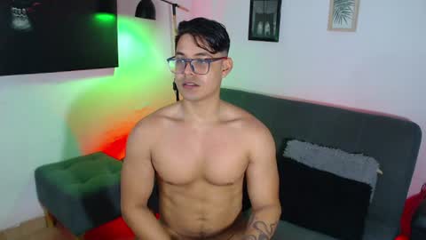 Snapshot of axell_dior chatting on June 2026 01:09:02 PM axell online show from June 2026 01:09:02 PM