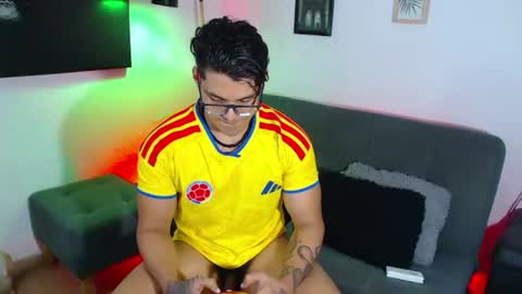 Snapshot of axell_dior chatting on July 2026 01:23:02 AM axell online show from July 2026 01:23:02 AM