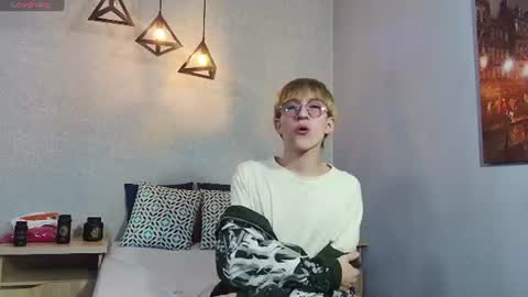 Snapshot of axell_stone chatting on June 2026 08:42:01 PM axell_stone online show from June 2026 08:42:01 PM