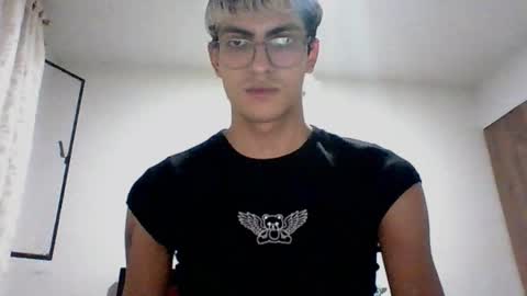 Snapshot of axellatino_ chatting on December 2024 12:19:02 AM Axel online show from December 2024 12:19:02 AM