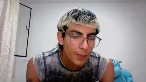 Snapshot of axellatino_ chatting on December 2024 06:15:02 AM Axel online show from December 2024 06:15:02 AM