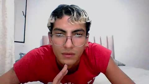Snapshot of axellatino_ chatting on December 2024 01:15:02 AM Axel online show from December 2024 01:15:02 AM