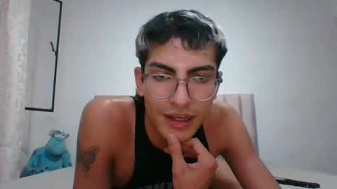 Snapshot of axellatino_ chatting on December 2024 03:16:02 AM Axel online show from December 2024 03:16:02 AM