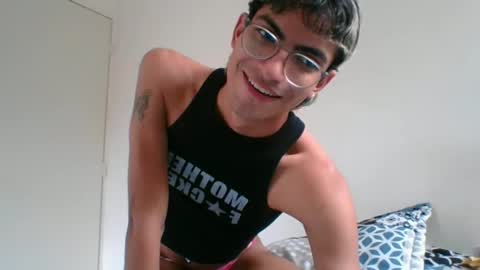 Snapshot of axellatino_ chatting on February 2025 10:00:01 PM Axel online show from February 2025 10:00:01 PM
