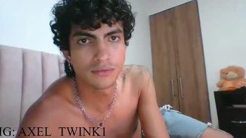 Snapshot of axellatino_ chatting on September 2025 12:36:01 AM Axel online show from September 2025 12:36:01 AM
