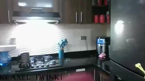 Snapshot of axellatino_ chatting on October 2025 02:14:02 AM Axel online show from October 2025 02:14:02 AM