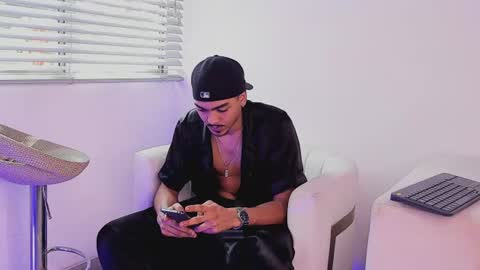 Snapshot of axelstones_ chatting on June 2026 05:56:02 PM Axel online show from June 2026 05:56:02 PM