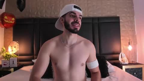 Axel Thompsom online show from October 2025 12:06:01 PM