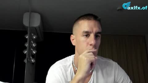 Axl online show from October 2025 02:06:02 AM