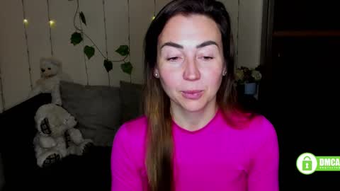 Jully online show from February 2025 12:39:01 PM