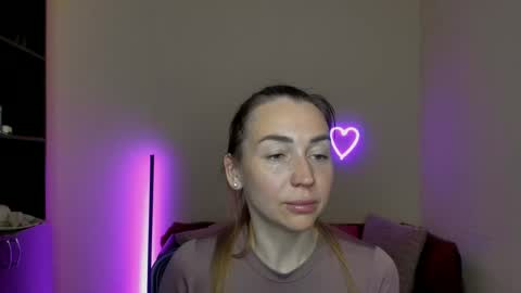 Jully online show from March 2025 04:02:01 PM