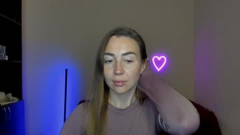 Jully online show from March 2025 10:17:02 PM