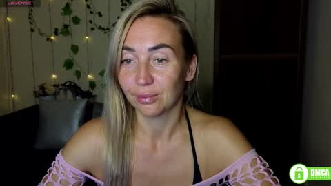 Jully online show from September 2025 05:45:01 PM