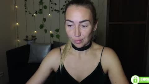 Jully online show from October 2025 05:44:02 PM