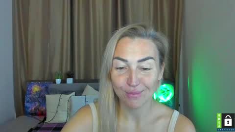 Jully online show from November 2025 06:29:01 PM