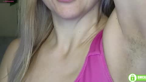 Jully online show from December 2025 06:36:02 PM