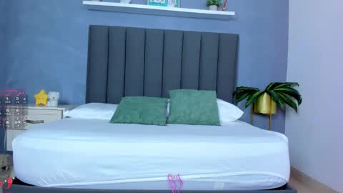 Snapshot of ayla13_ chatting on November 2025 08:09:02 PM Alyda Jaramillo online show from November 2025 08:09:02 PM