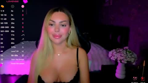  Ayla Demir  online show from May 2026 08:04:04 PM