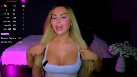 Snapshot of ayla_demir chatting on May 2026 08:04:02 PM Ayla Demir online show from May 2026 08:04:02 PM