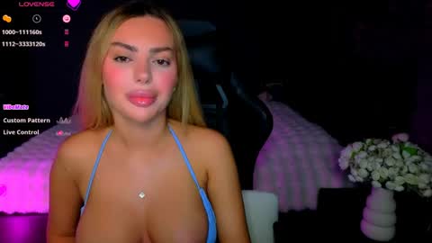 Snapshot of ayla_demir chatting on May 2026 08:05:01 PM Ayla Demir online show from May 2026 08:05:01 PM
