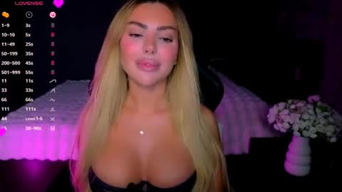 Snapshot of ayla_demir chatting on May 2026 08:06:02 PM Ayla Demir online show from May 2026 08:06:02 PM