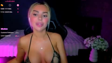 Snapshot of ayla_demir chatting on July 2026 08:15:01 PM Ayla Demir online show from July 2026 08:15:01 PM