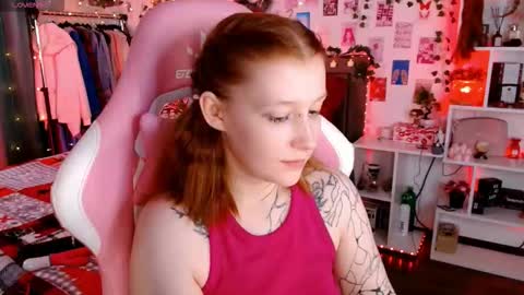 Ayla hill online show from November 2025 07:26:02 PM