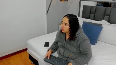 Ayla online show from January 2025 12:05:02 AM