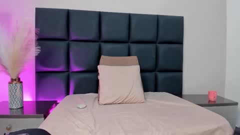 AylaStonne online show from February 2026 07:17:02 PM