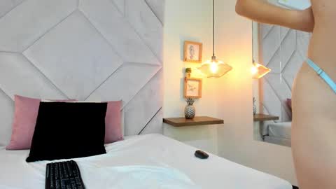 Ayleen Gray online show from December 2024 02:42:01 PM