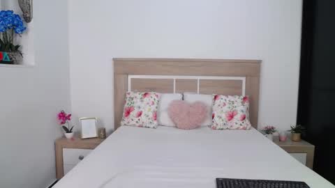 Aylin Ross online show from November 2025 07:52:02 PM