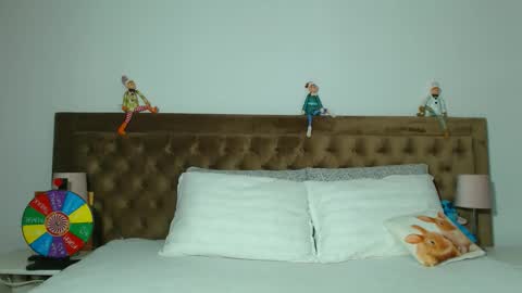 Aylin online show from November 2025 03:16:02 AM