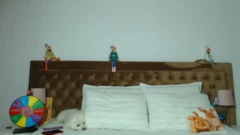 Aylin online show from November 2025 05:51:02 AM