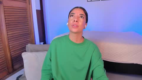 Snapshot of aylinnzambrano_ chatting on October 2025 10:13:02 AM Aylin online show from October 2025 10:13:02 AM