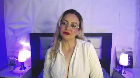 Snapshot of azaahara_ chatting on May 2026 01:50:02 PM Azahara online show from May 2026 01:50:02 PM