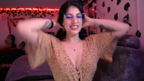 Snapshot of azaaharziz chatting on January 2025 11:00:01 PM Azahar online show from January 2025 11:00:01 PM