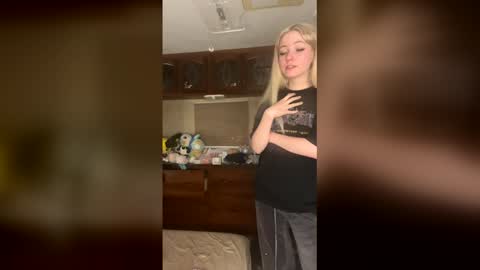 aza online show from April 2026 06:16:01 AM