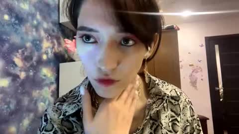 Snapshot of azaleegansen chatting on October 2025 02:51:02 PM Minro online show from October 2025 02:51:02 PM